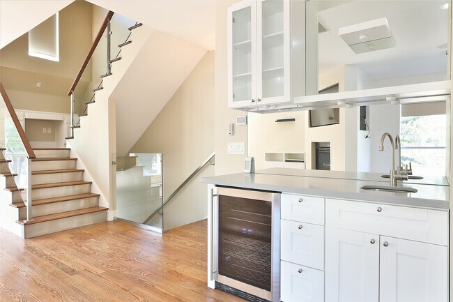 Building Photo - 1743 French Village Dr