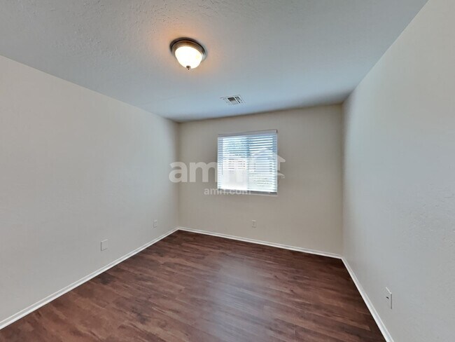 Building Photo - 10123 E Isleta Ave