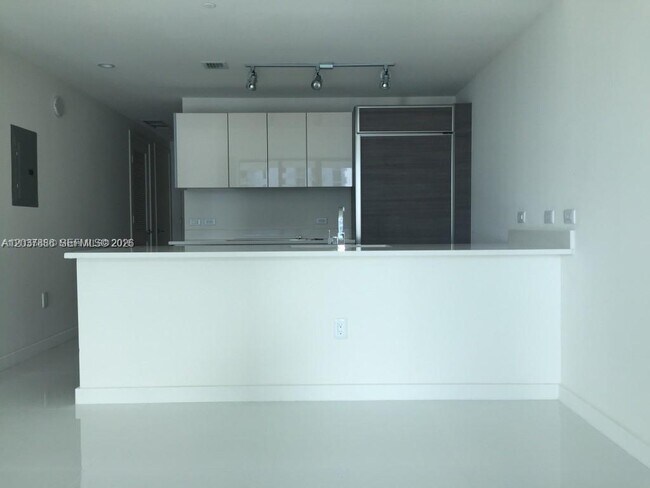 Building Photo - 1100 S Miami Ave