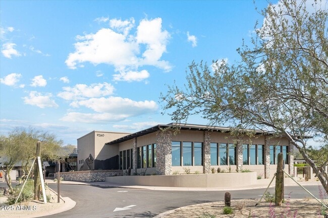 Building Photo - 9250 E Via De Vaquero Dr