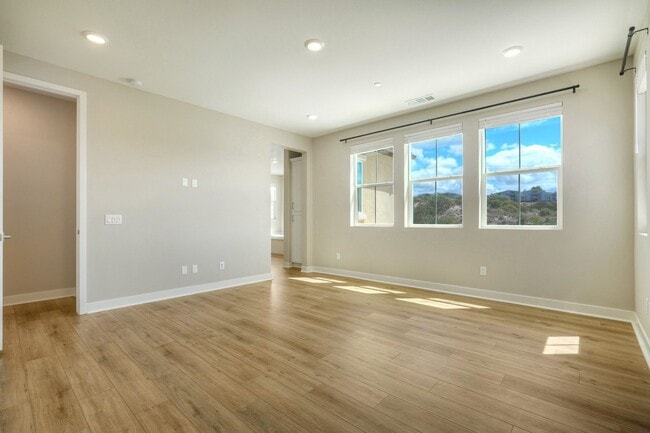 Building Photo - 6675 Agave Cir