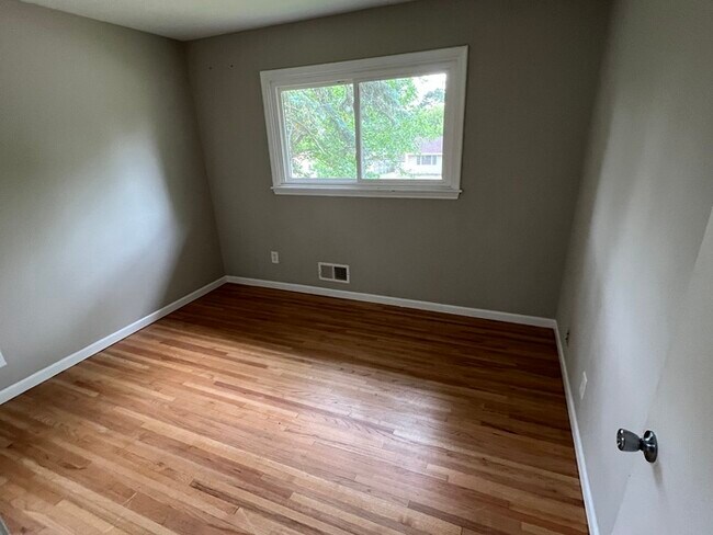 Building Photo - 1760 City Heights Dr