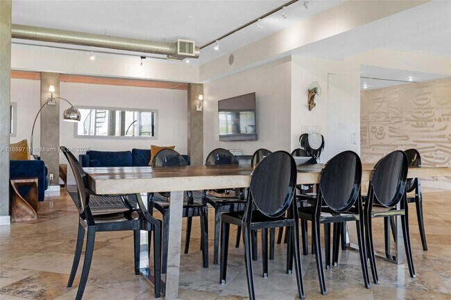 Building Photo - 5781 Biscayne Blvd