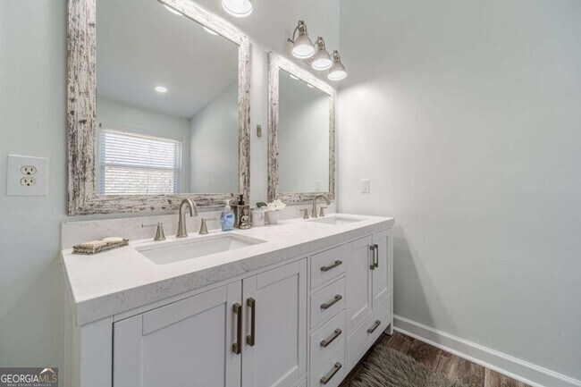 Building Photo - 6242 Huckleberry Ridge