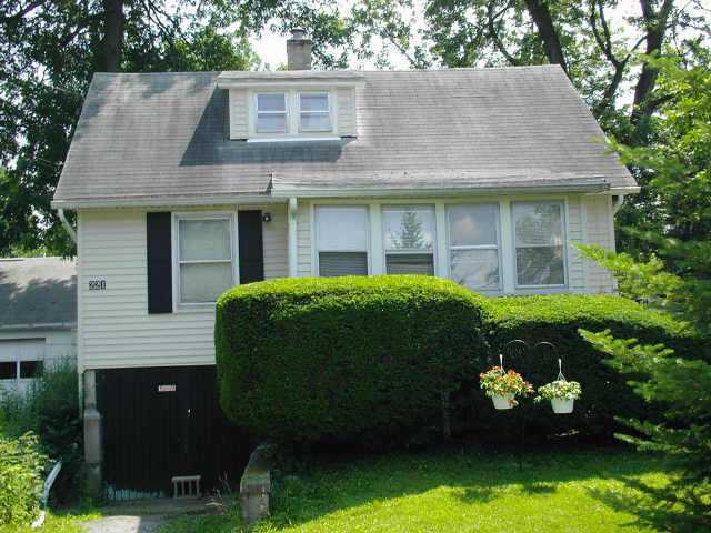 Primary Photo - 221 River Meadow Dr