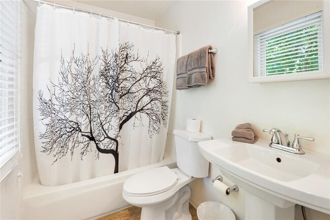 Building Photo - 310 Glenwood Ave SE