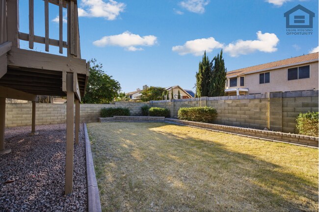 Building Photo - 6Bed/3Bath Split Level House at Cactus/75th Ave! Ready for Immediate Move-In! -- POOL!