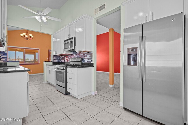 Building Photo - 4805 Maureen Cir
