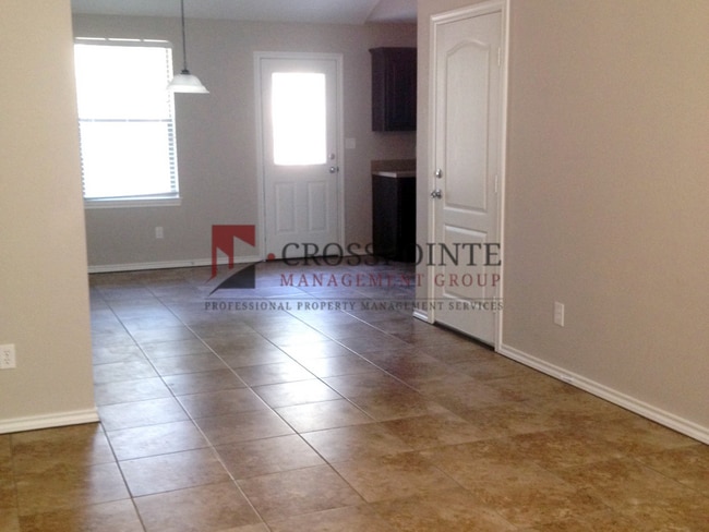 Building Photo - AVAILABLE: 2 Bedroom, 2 Bathroom Duplex in Lindale!