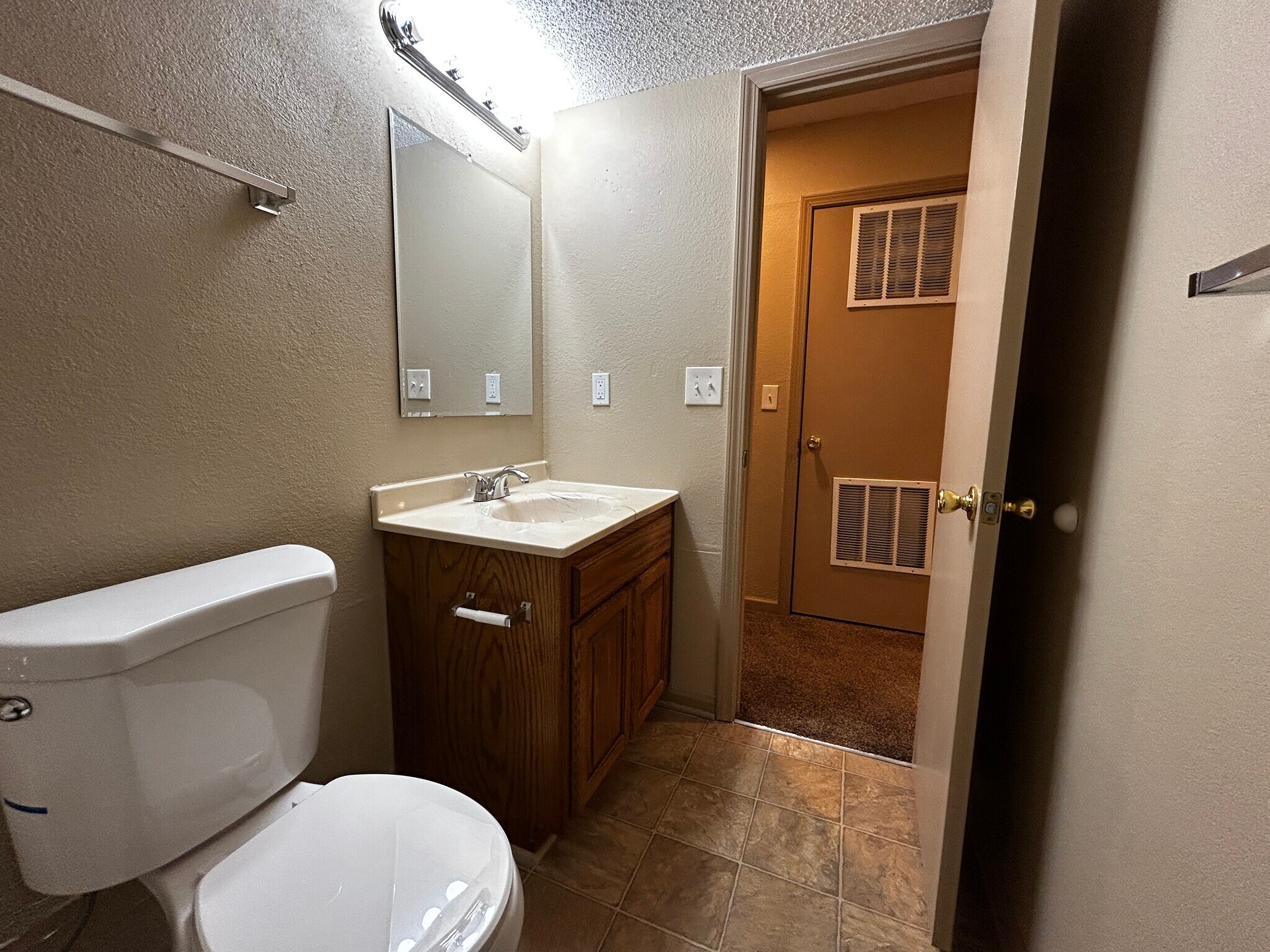 Building Photo - 9127 E 85th Pl