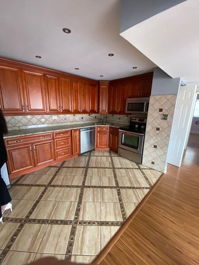 Building Photo - 9708 Nottingham Ave