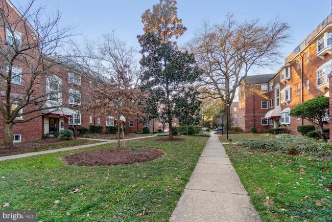 Building Photo - 2107 N Scott St