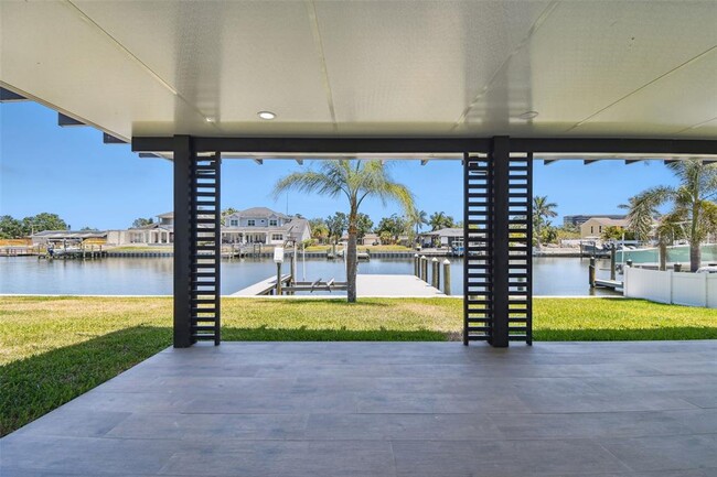 Building Photo - 3913 Fontainebleau Dr
