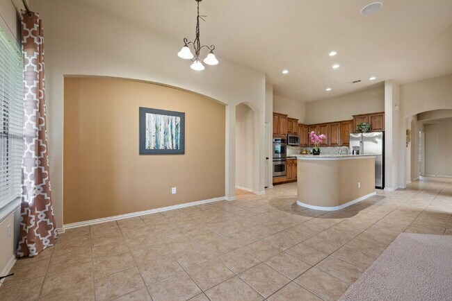 Building Photo - This one checks all the boxes—location, la...