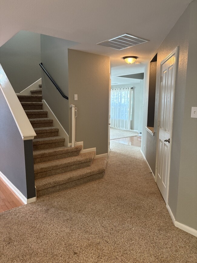 Building Photo - 264 Tierra Grande