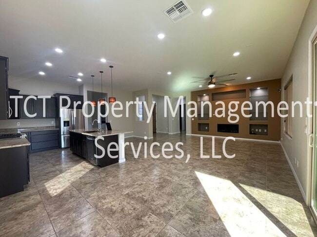 Building Photo - Stunning Home in Gated Community