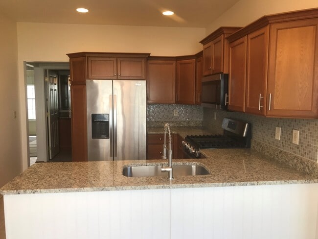 Updated stainless steal appliances - 12 Sunset Ln