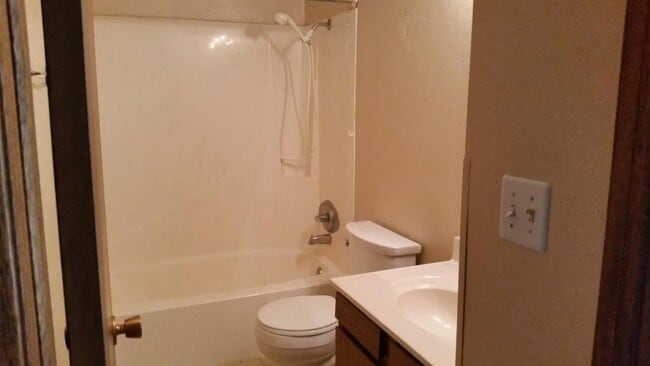 Building Photo - 317 High St