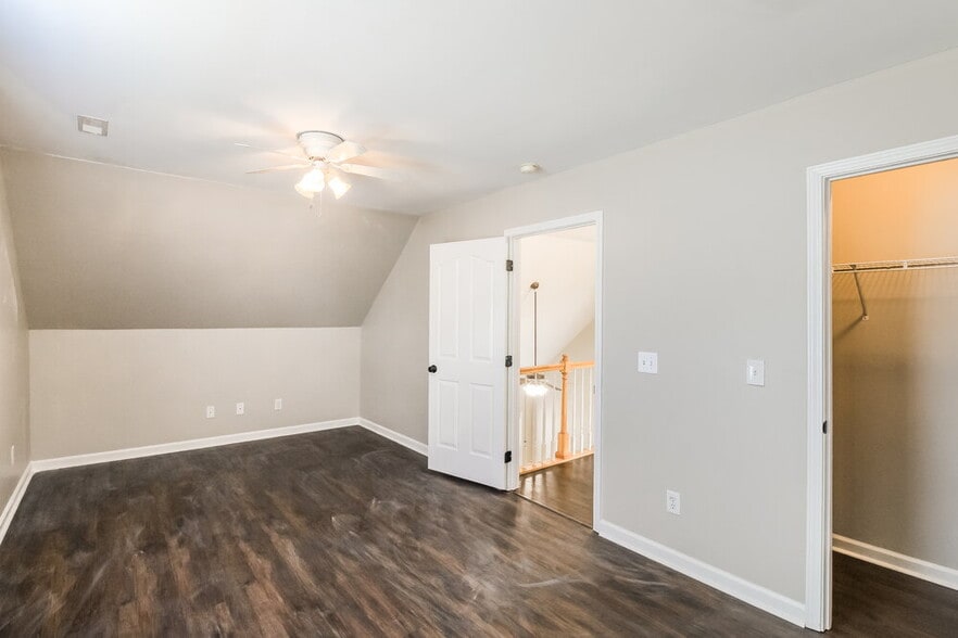 Building Photo - 3418 Leslie Ln