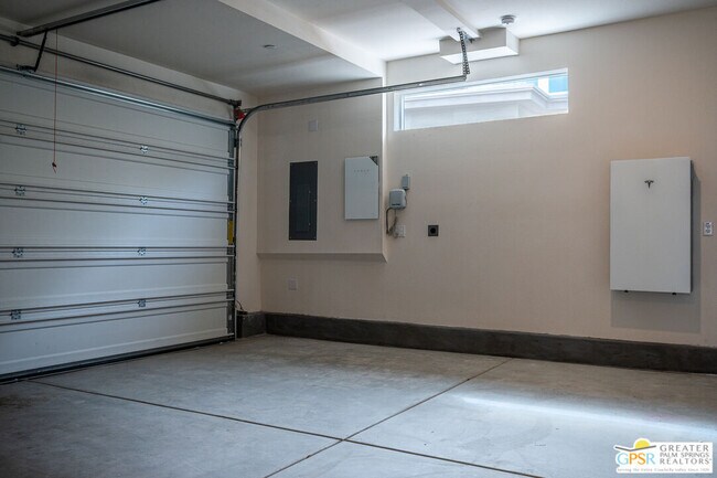 Building Photo - 2651 Lavender Ln