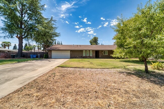 Building Photo - 4 bedroom 2 1/2 bath house in Yuba City