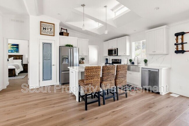 Building Photo - 471 Stewart Canyon Rd
