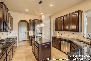 Building Photo - 18257 Canoe Brk