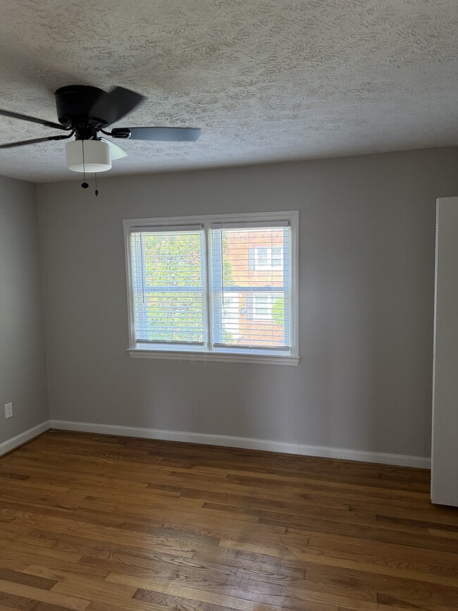 Building Photo - 3841 26th Ave