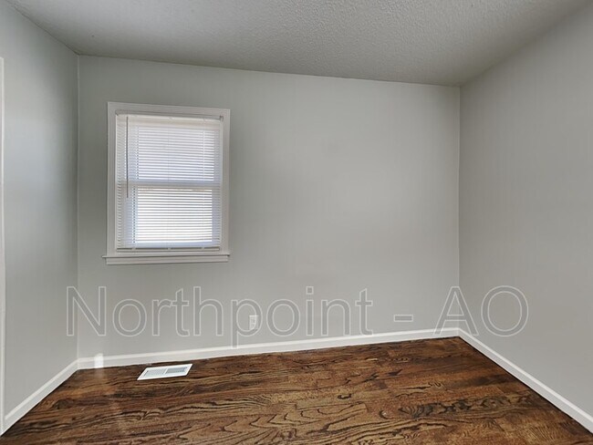 Building Photo - 16500 E 33 St S