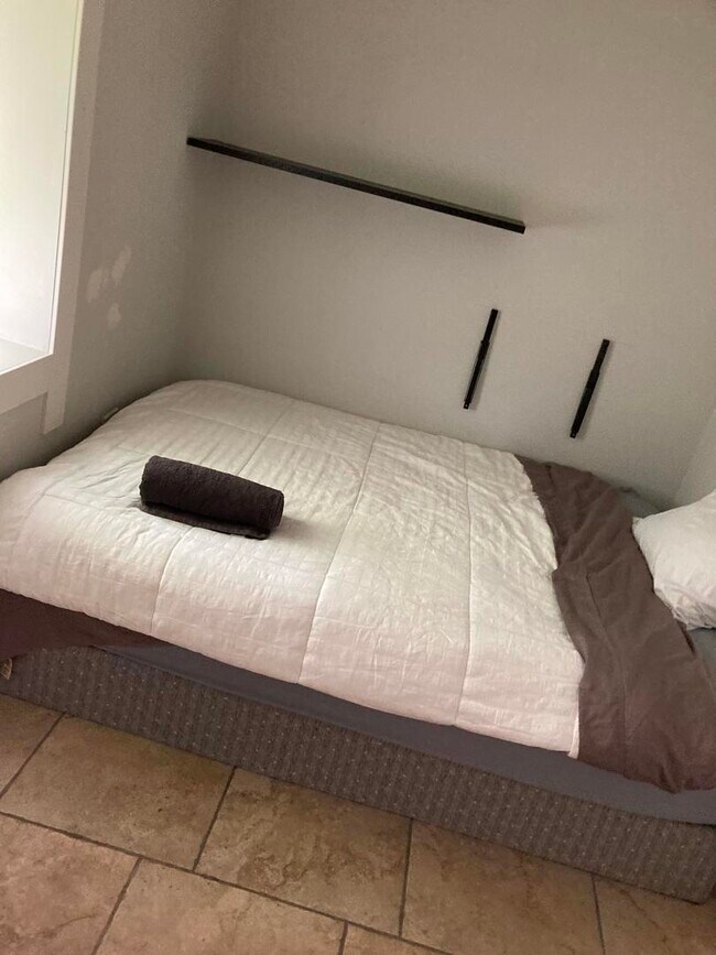 Building Photo - 2863 W Belden Ave