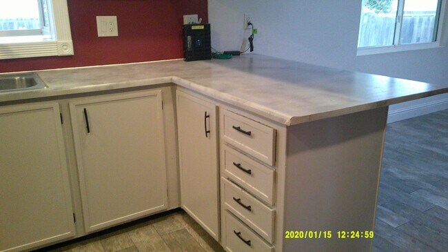 Building Photo - 945 Davis St