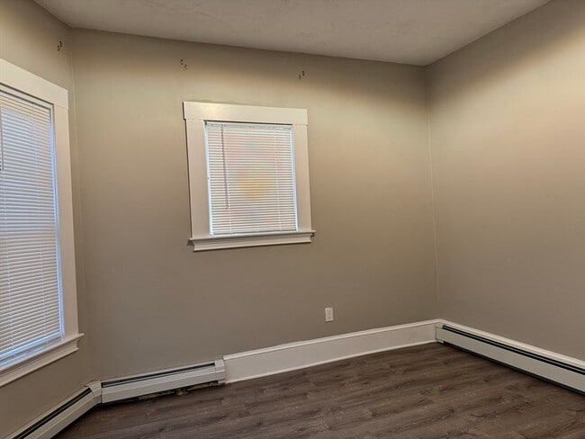 Building Photo - 16 Bloomfield St