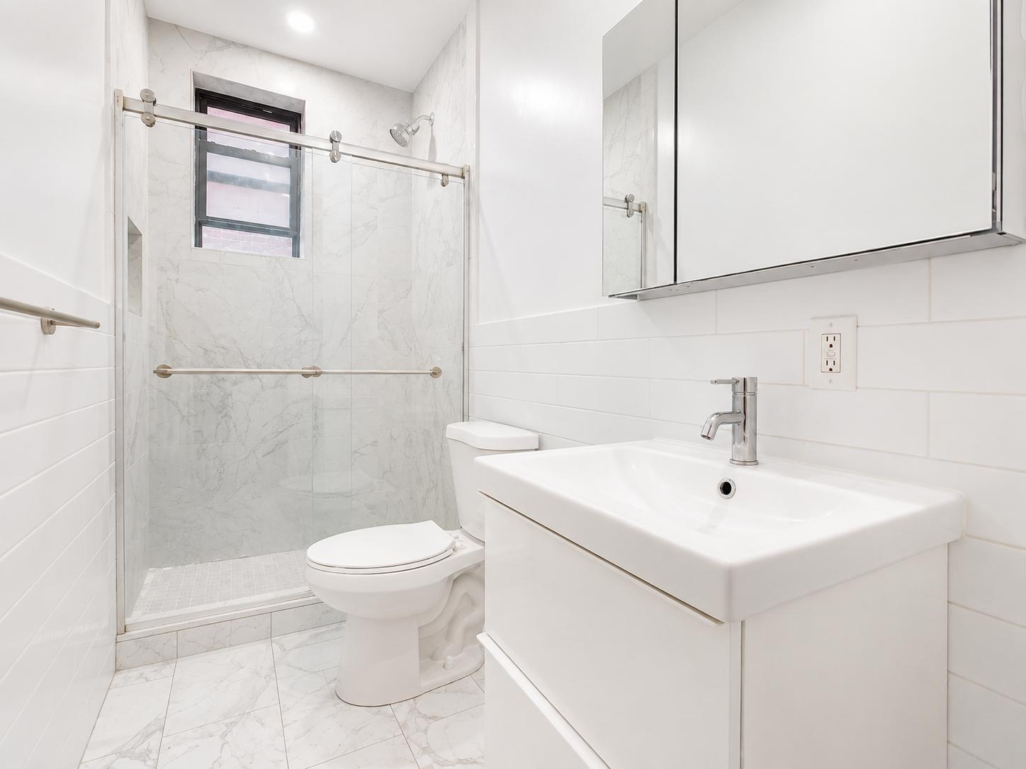 Building Photo - 184 Claremont Ave