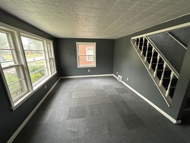 Building Photo - Beautiful 3 bedroom in Maple Hts