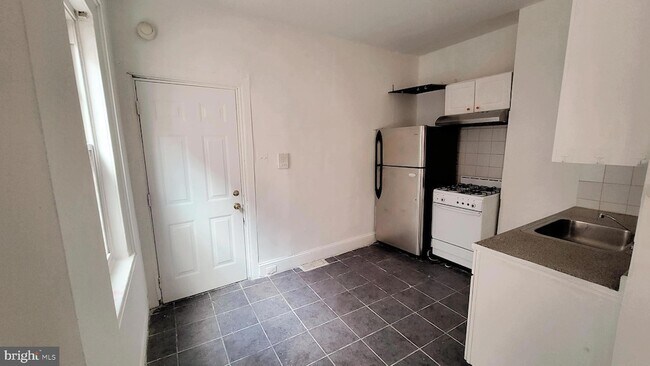Building Photo - 1249 Shackamaxon St