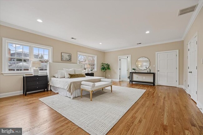 Building Photo - 4902 De Russey Pkwy