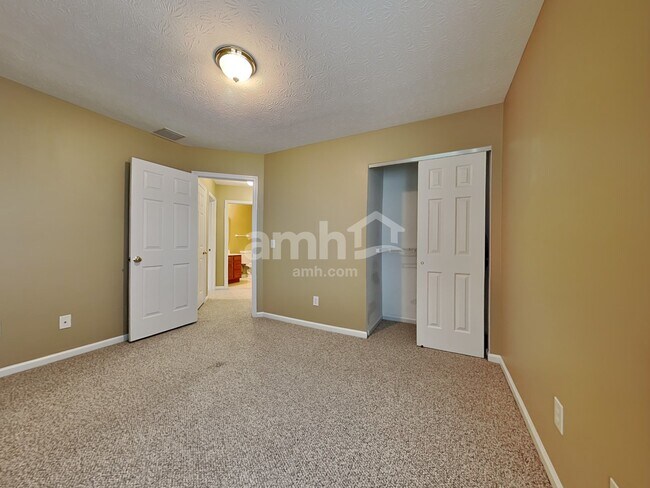 Building Photo - 123 Shaw Rd