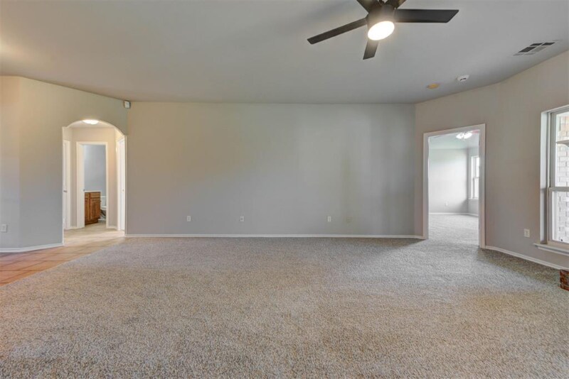 Building Photo - 4520 SE 79th St
