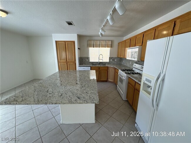 Building Photo - 10229 Abano Ct