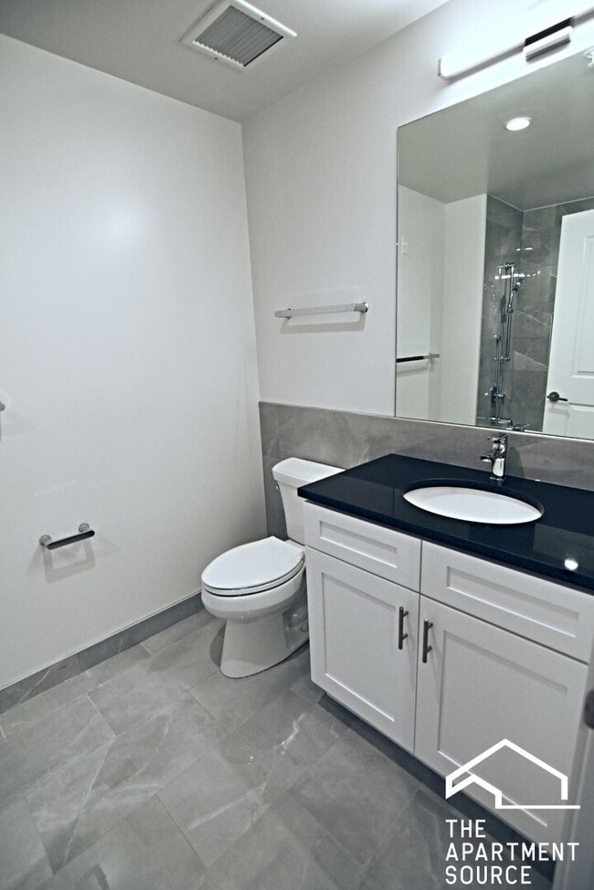 Building Photo - 3833 N Broadway