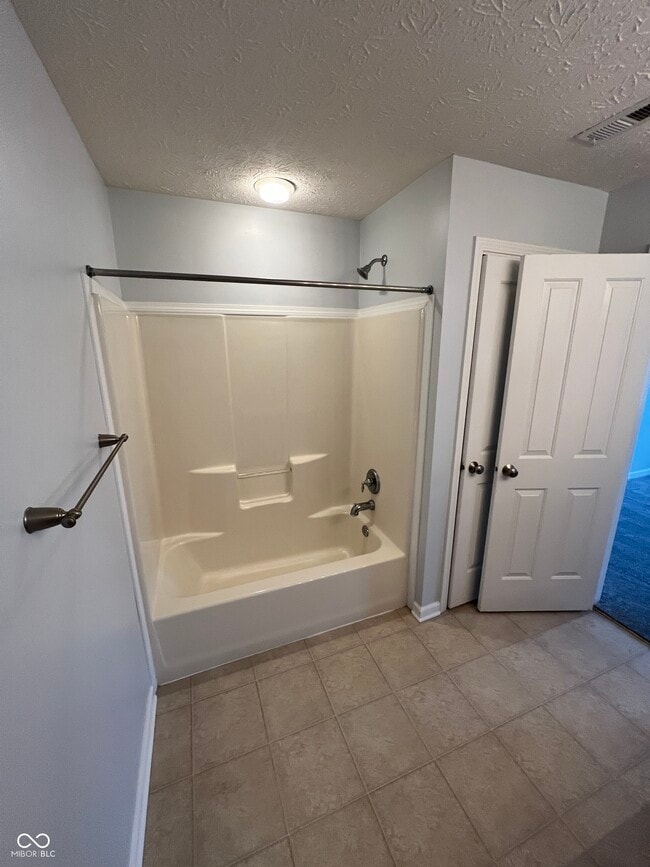 Building Photo - 9451 Glencroft Way