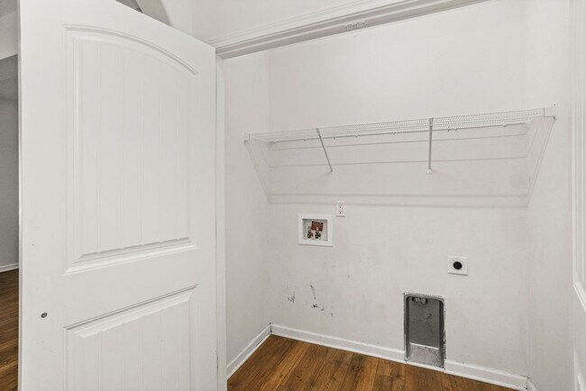 Building Photo - 1832 Charismatic Pl