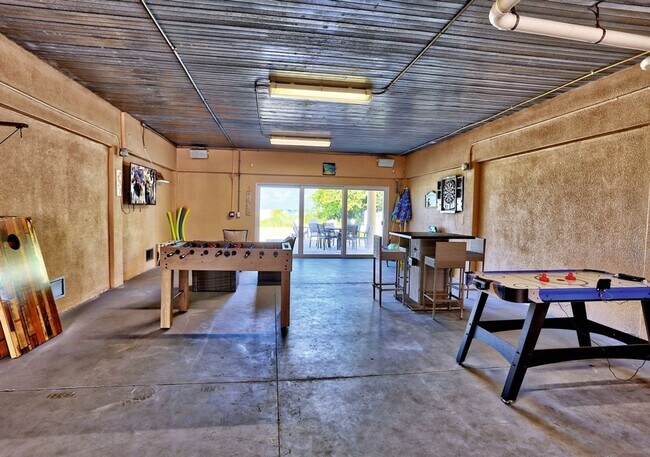 Building Photo - Gulf-Front Luxury Townhouse | 4 Bedrooms +...