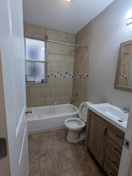 Building Photo - 3928 N Bernard St