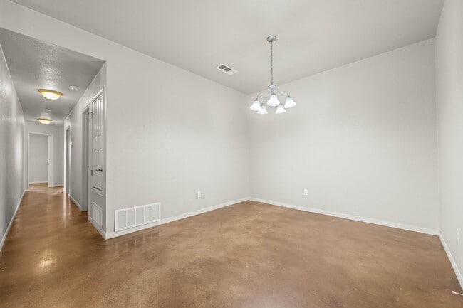 Building Photo - 1521 Aztec Trce