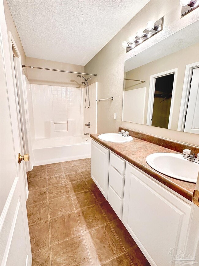 Building Photo - 217 Cohasset Ct