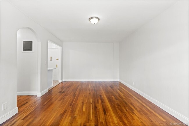 Building Photo - 140 E Hartsdale Ave