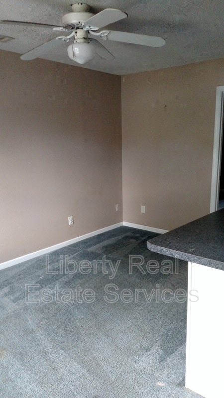 Building Photo - 129 Rolland St