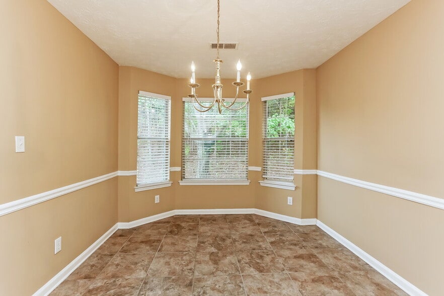 Building Photo - 4907 Creekside Pl