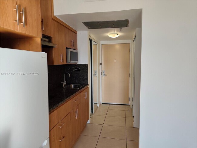 Building Photo - 19201 Collins Ave